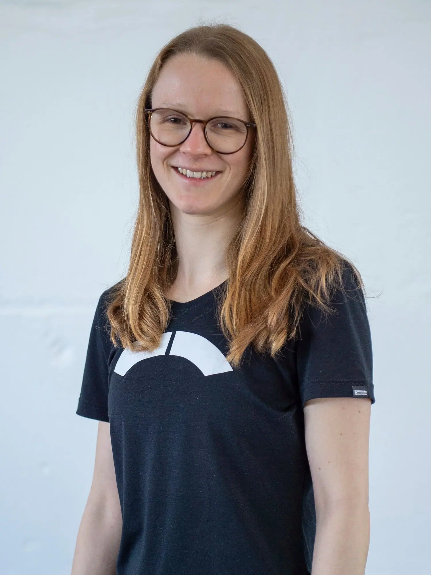 Porträt von Nadine Hutter, VitaPHYSIO Hinterforst